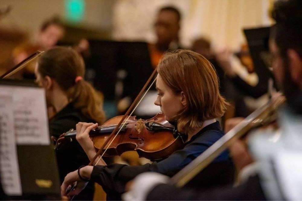 Students lined up at orchestra concert